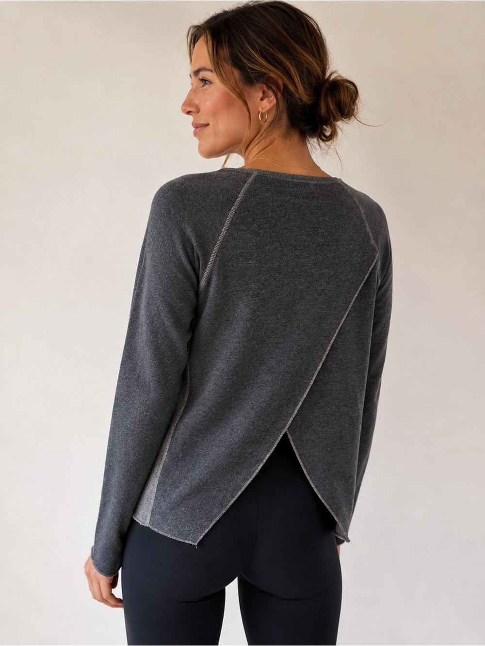Nation LTD Women’s Two-Tone Charcoal Gray Crewneck Split-Back Long Sleeve Top S